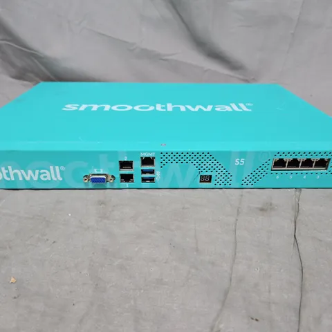 SMOOTHWALL S5 NETWORK APPLIANCE – 8-PORT FIREWALL (UK 100–240V)