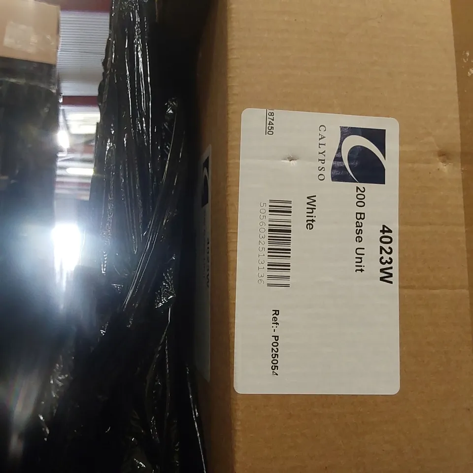 PALLET CONTAINING A LARGE QUANTITY OF BATHROOM FURNITURE PARTS INCLUDING: CALYPSO BASE UNIT CARCASSES ECT