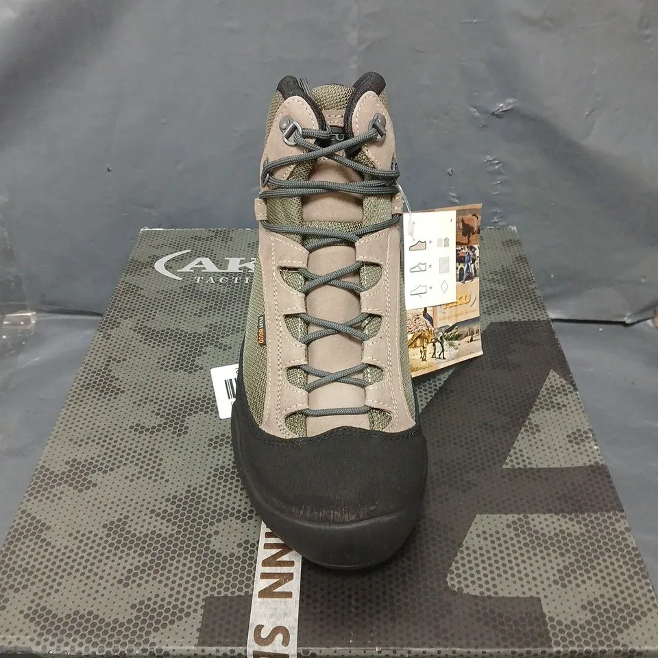 BOXED PAIR OF AKU TACTICAL SPIDER II BOOTS - 10