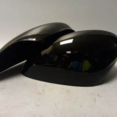UNKNOW CAR AND BRANDED WING MIRROR COVERS