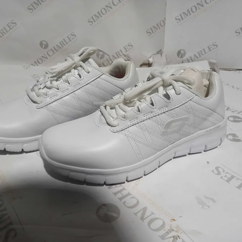 SKECHERS WORK SLIP RESISTANT WHITE SIZE 5