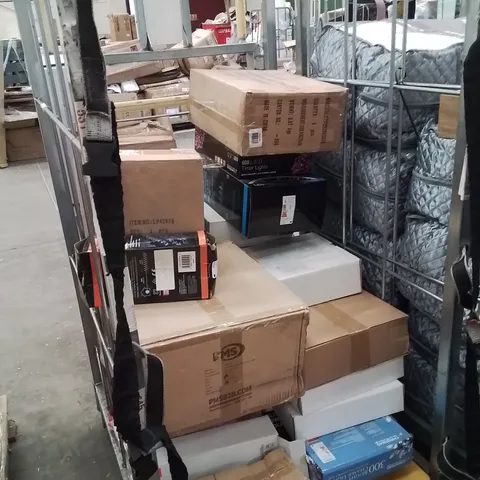 CAGE OF ASSORTED LIGHTING PRODUCT AND OTHER ASSORTED HOUSEHOLD PRODUCTS 