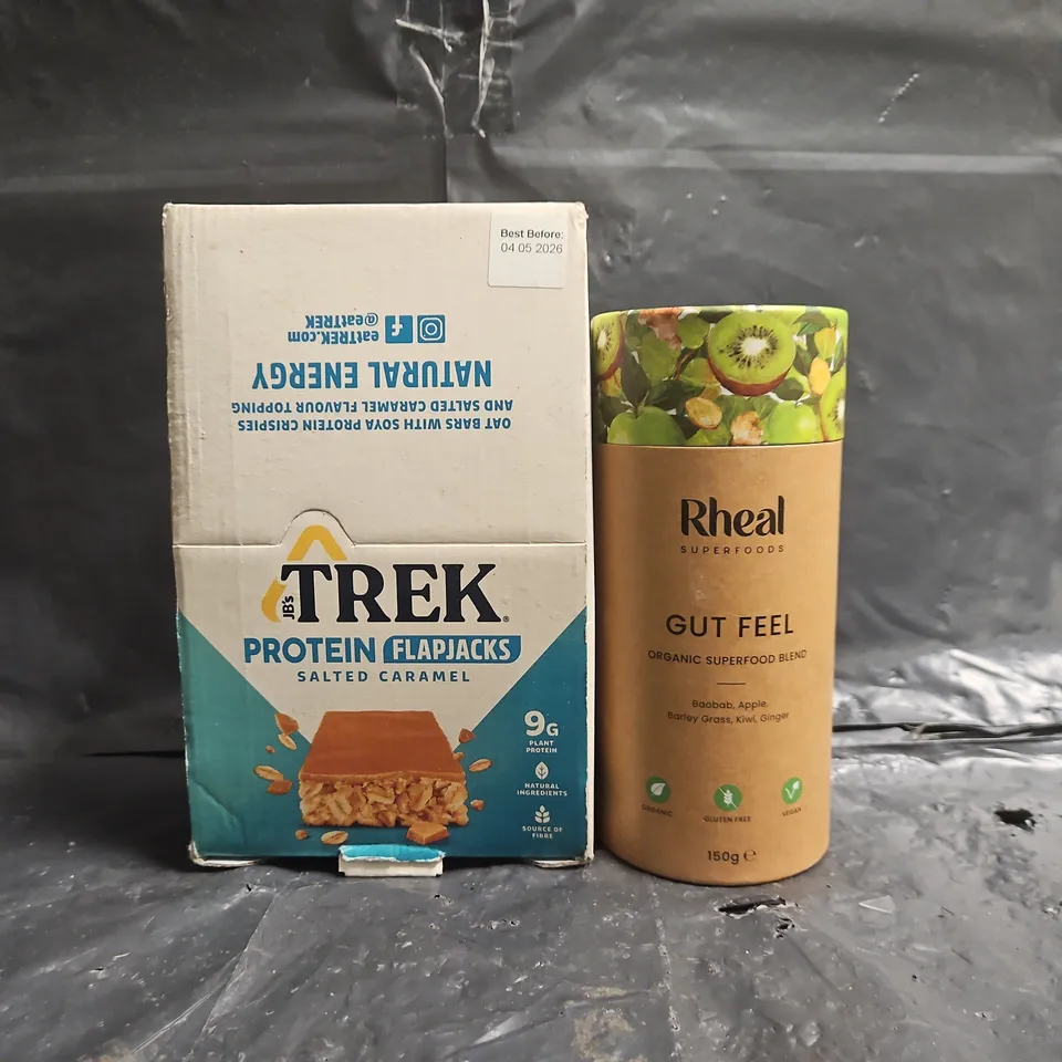 APPROXIMATELY 8 ASSORTED FOOD AND DRINK ITEMS TO INCLUDE RHEAL SUPERFOOD BLEND, TREK PROTEIN FLAPJACKS, ETC