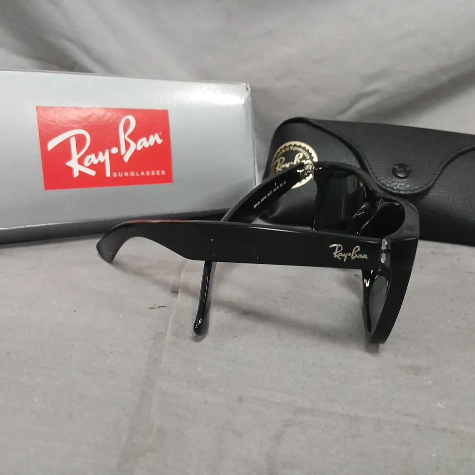 RAY-BAN RB4165 JUSTIN SUNGLASSES – BLACK FRAME, DARK GREEN LENSES