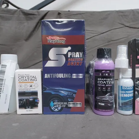 APPROXIMATELY 25 ASSORTED CAR ACCESSORIES AND PRODUCTS TO INCLUDE POLISHING CLEANER, SPRAY COATING AGENT, ETC - COLLECTION ONLY