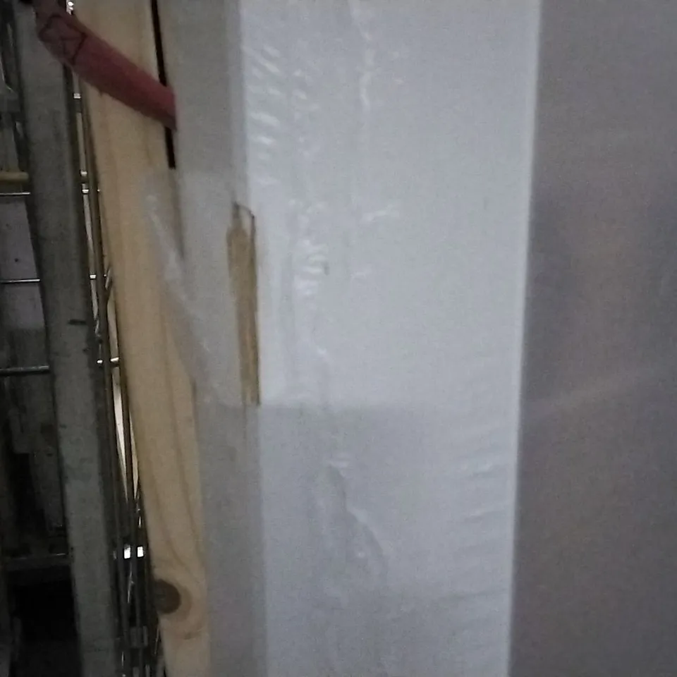2XG BRACKNELL PRIMED DOOR 1981MM × 838MM X 44MM, DAMAGED