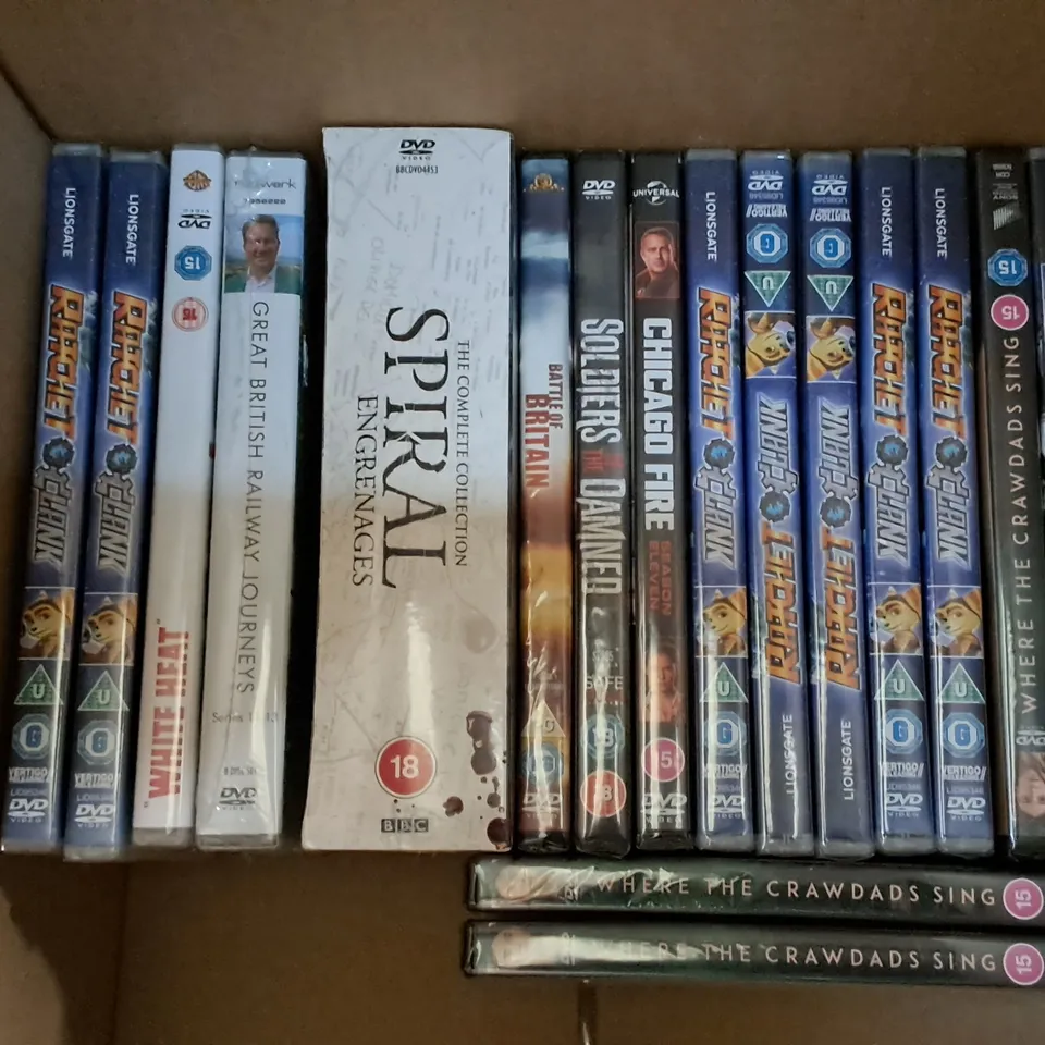 LOT OF APPROXIMATELY 45 ASSORTED MEDIA ITEMS TO INCLUDE DRAGONBALL Z BOX SET, SEVEN WONDERS BLUE-RAY AND VARIOUS MUSIC CDS