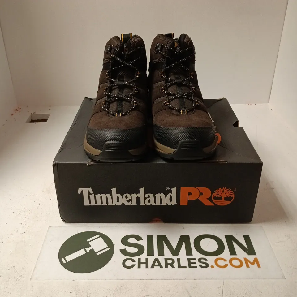 BOXED PAIR OF TIMBERLAND PRO SWITCHBACK LT STEEL SAFETY SHOE IN BLACK - UK 11