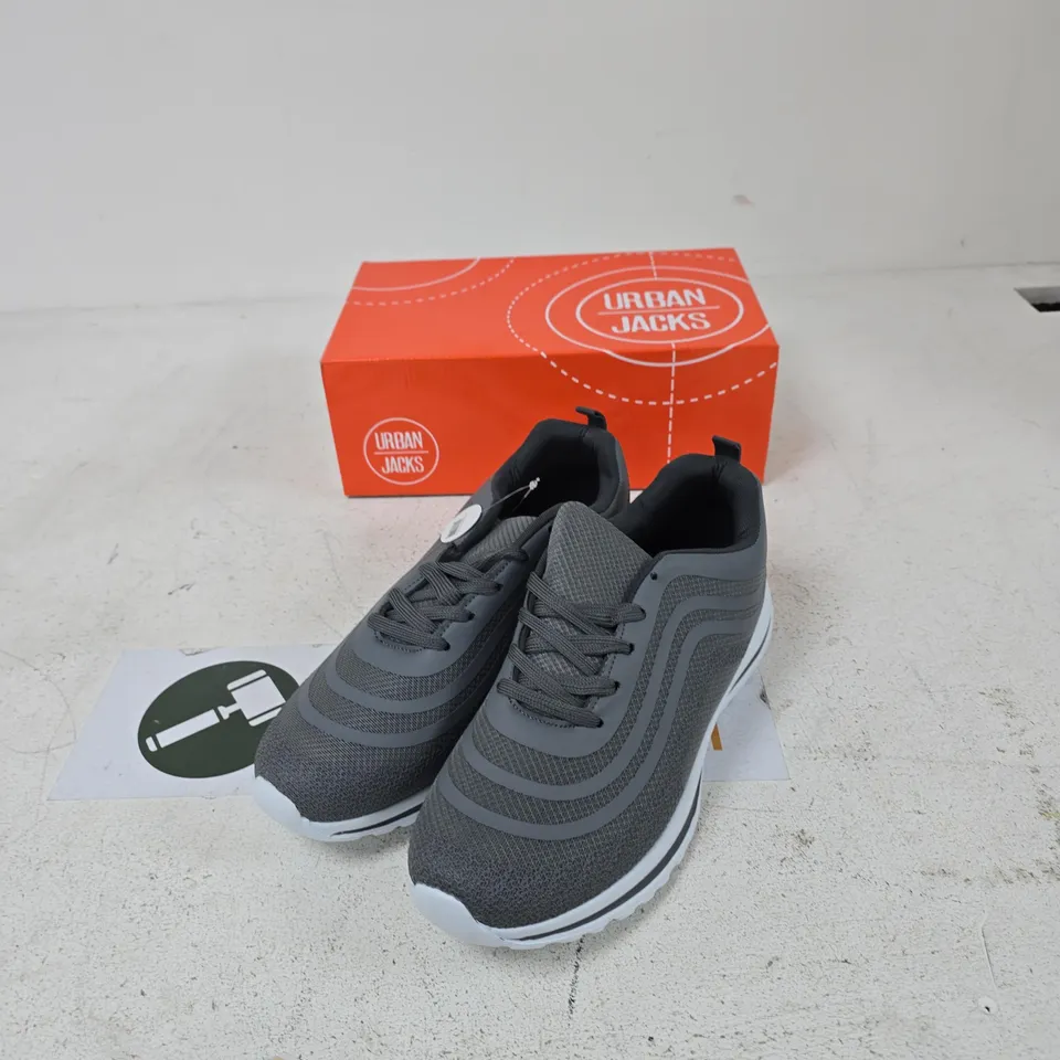 URBAN JACKS NEW MEXICO GREY TRAINERS – UK SIZE 11
