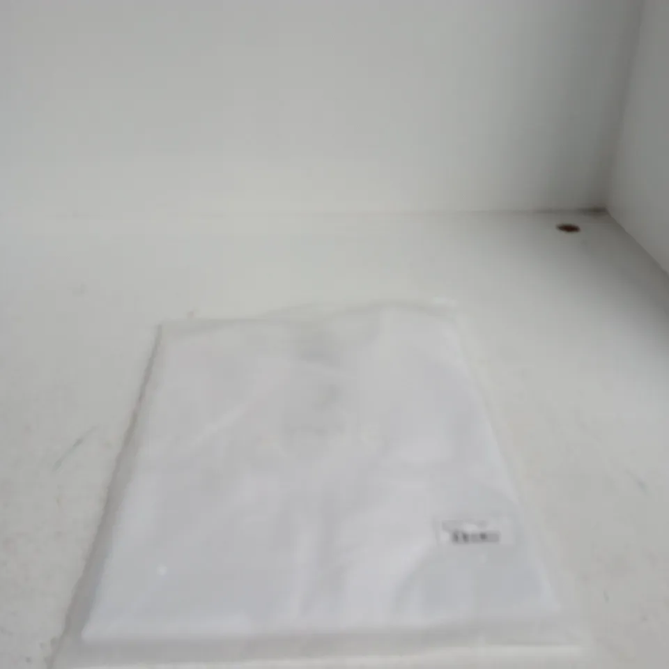 ARNE EVERYDAY LUXE T-SHIRT IN WHITE – UK SIZE L