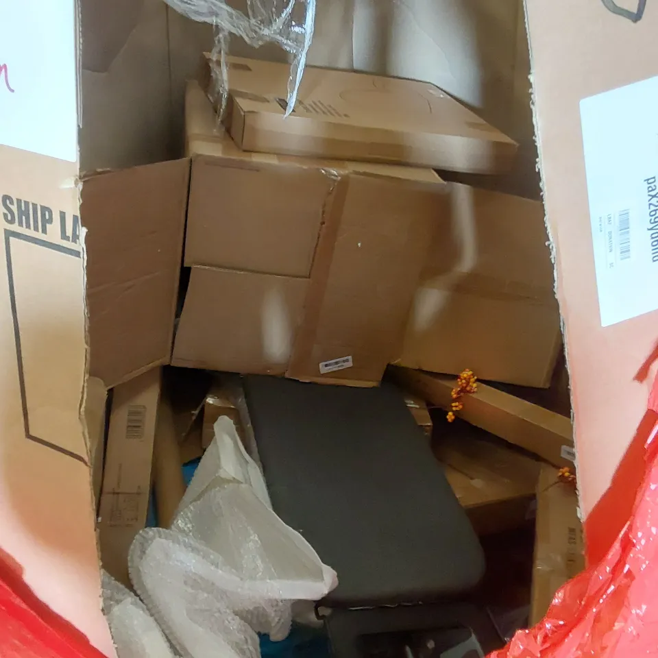 PALLET CONTAINING ASSORTED HOUSEHOLD PRODUCTS INCLUDING AUTUMN WREATH,  TOILET SEATS, IRONING BOARD, DECOR ART PIECE, FURNITURE ETC