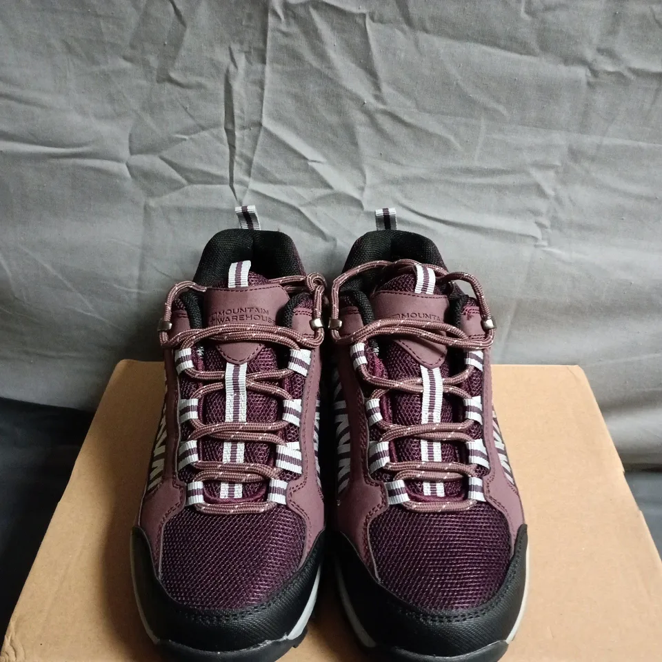 BOXED PAIR OF MOUNTAIN WAREHOUSE PATH WOMENS OUTDOOR WATERPROOF WALKING SHOES – SIZE 4