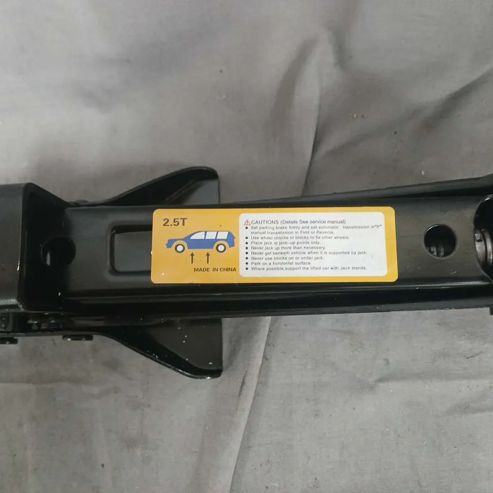 2.5T CAR JACK – SCISSOR-TYPE, BLACK