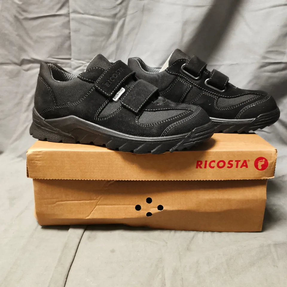 BOXED PAIR OF RICOSTA VELCRO STRAP SHOES IN BLACK SIZE EU 35