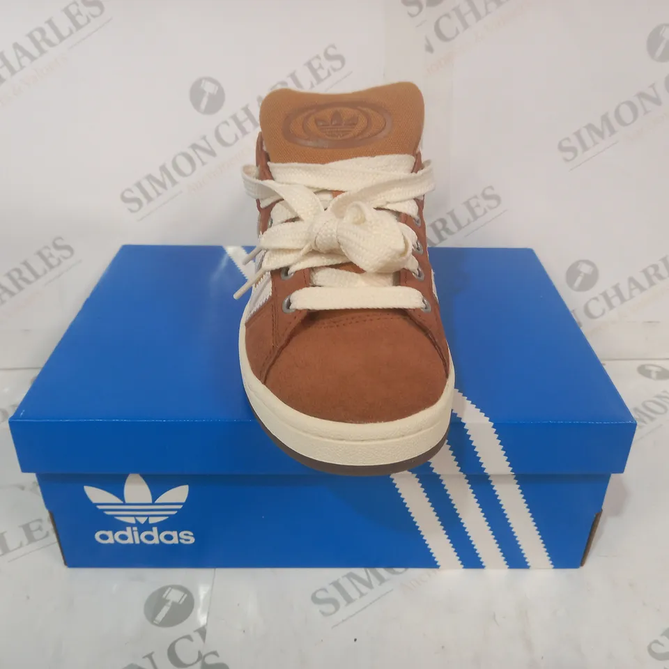 BOXED PAIR OF ADIDAS CAMPUS 00S SHOES IN TAN/WHITE UK SIZE 5