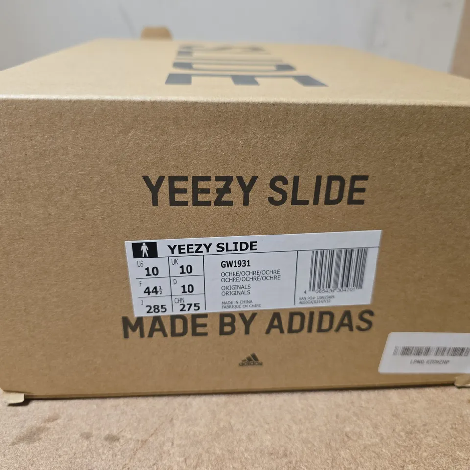 ADIDAS YEEZY SLIDE – SAND/BEIGE – UK 10 (US 10)