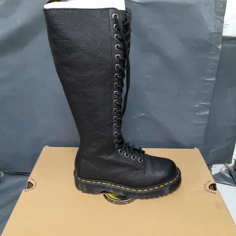 BOXED PAIR OF DR MARTENS 1B60 BEX HIGH LEG LACE UP BOOTS - 5