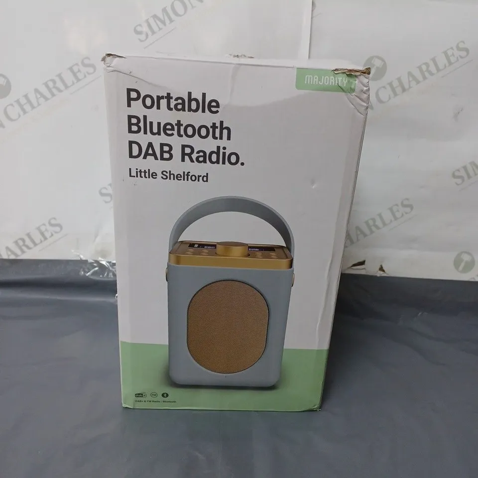 BOXED MAJORITY LITTLE SHELFORD PORTABLE RADIO WITH CARRY HANDLE