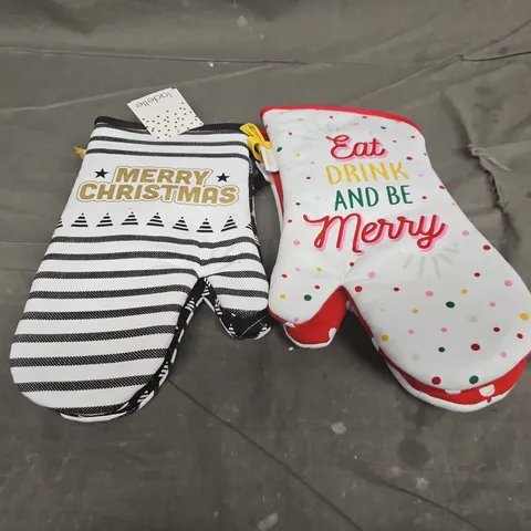 LARGE QUANTITY OF ASSORTED OVEN GLOVES