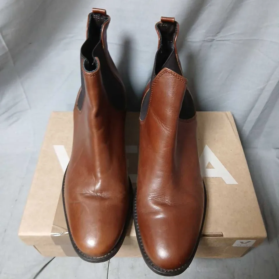 JONES BOOTMAKER BROWN LEATHER CHELSEA BOOTS – ELASTIC SIDE PANELS, PULL TABS SIZE EU 38
