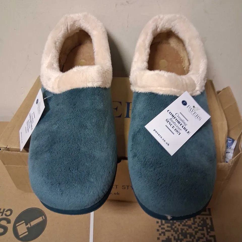 BOXED PAVERS ANAT TEAL SIZE 8