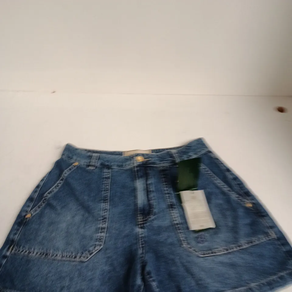 HOLLAND COOPER UTILITY DENIM SHORTS – UK 12, DENIM