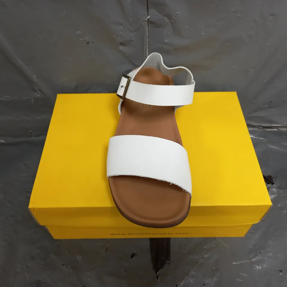 BOXED STRIVE WHITE LEATHER CARA SANDALS SIZE 7