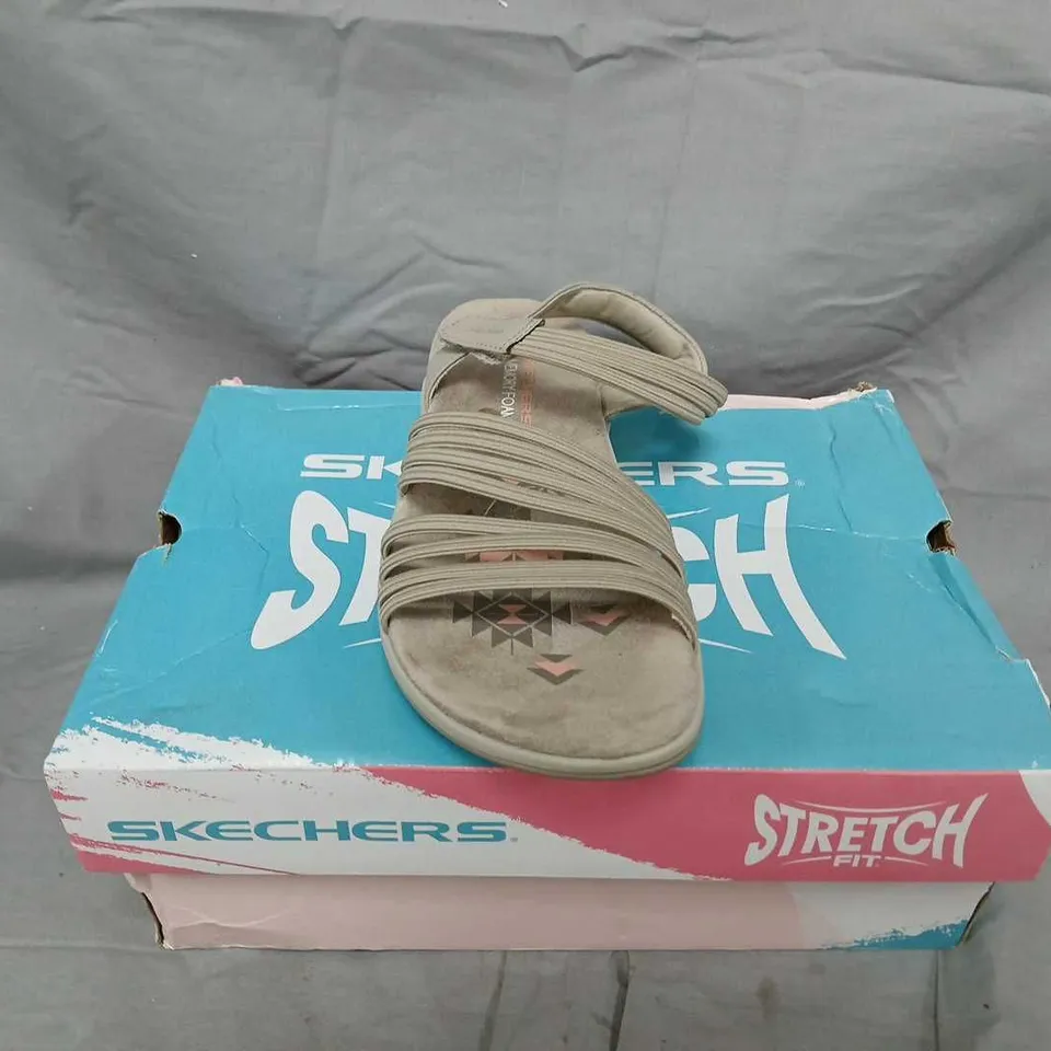 SKECHERS STRETCH FIT SANDALS – TAUPE, WOMEN’S, SIZE 6