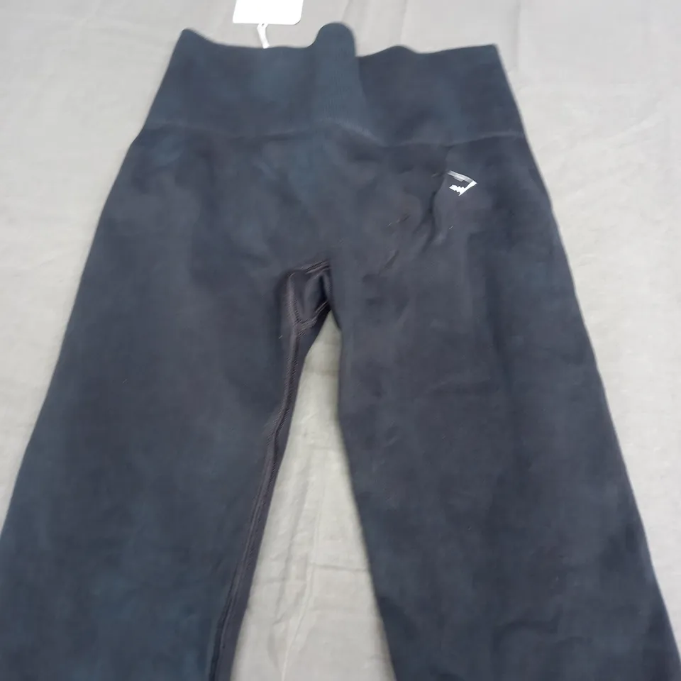 GYMSHARK GAINS SEAMLESS LEGGINGS IN BLACK - SMALL