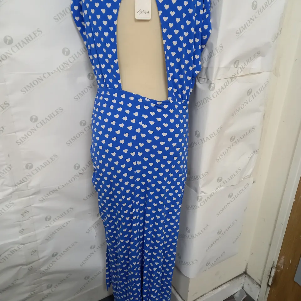 FREE PEOPLE RUCHED SPLIT LEG OPEN BACK SLEEVELESS DRESS IN BLUE/WHITE SIZE M