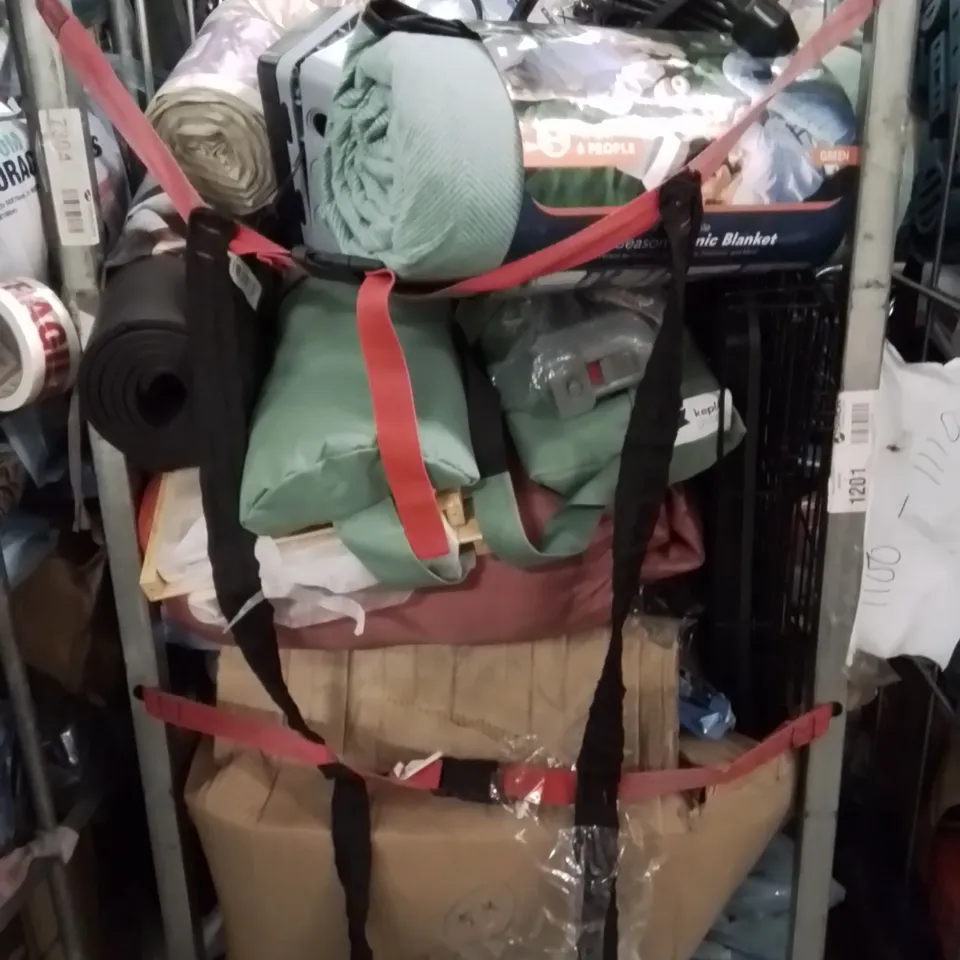 CAGE OF ASSORTED HOUSEHOLD GOODS AND PRODUCTS TO INCLUDE;SUITCASE,OUTDOOR ELECTRIC SOCKET COVER,DOG CAGE 