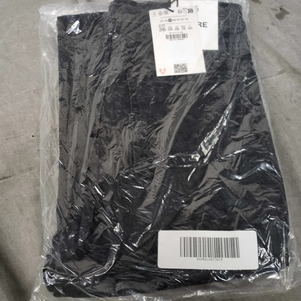 BERSHKA FLARE TROUSERS – BLACK, EU 36 (US 4)