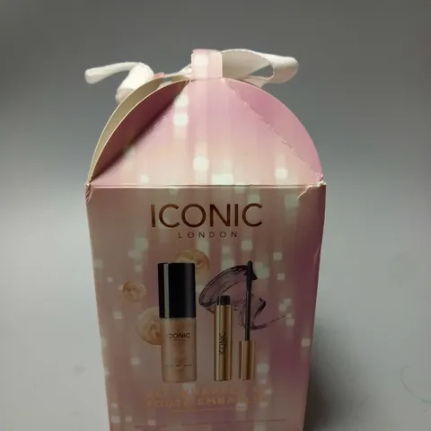 BOXED ICONIC LONDON ALL WRAPPED UP MAKE UP SET