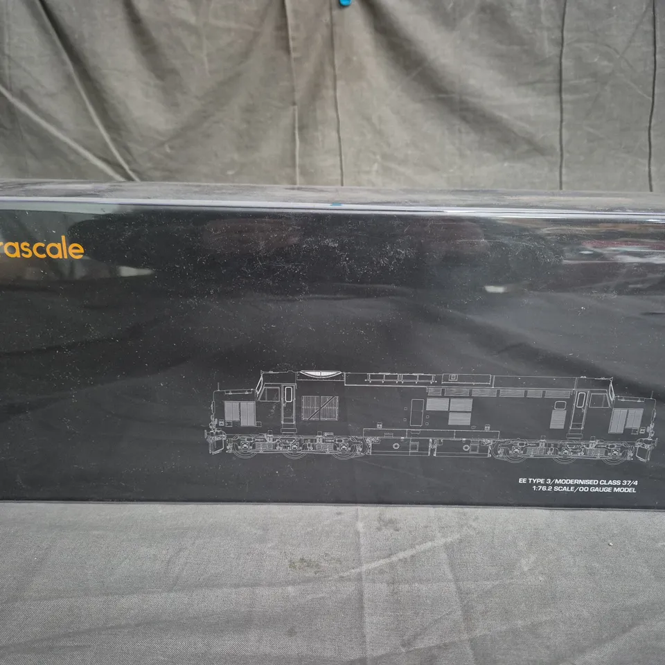 BOXED ACCURASCALE CLASS 37 LOCOMOTIVE 37422 VICTORIOUS ACC2629-DCC - SCALE 1:76