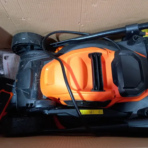 YARD FORCE 32CM ROTARY CORDLESS LAWNMOWER