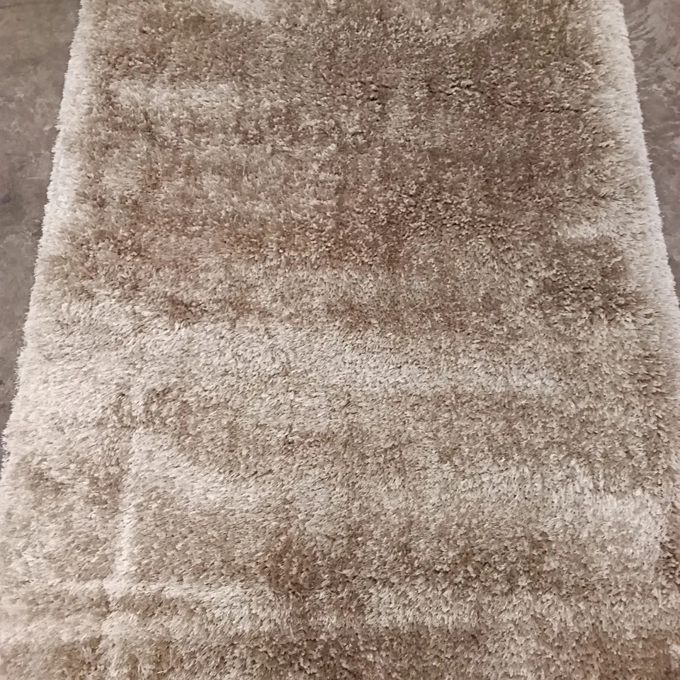 QUALITY DESIGN AREA RUG - APPROXIMATELY 164 cm x 123 cm