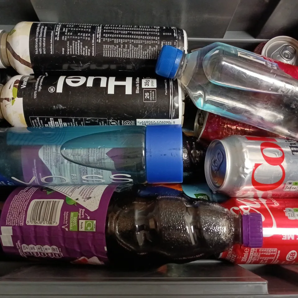 APPROXIMATELY 10 ASSORTED DRINKS TO INCLUDE HUEL VANILLA BLACK EDITION, FIJI WATER, VIMTO, ETC - COLLECTION ONLY