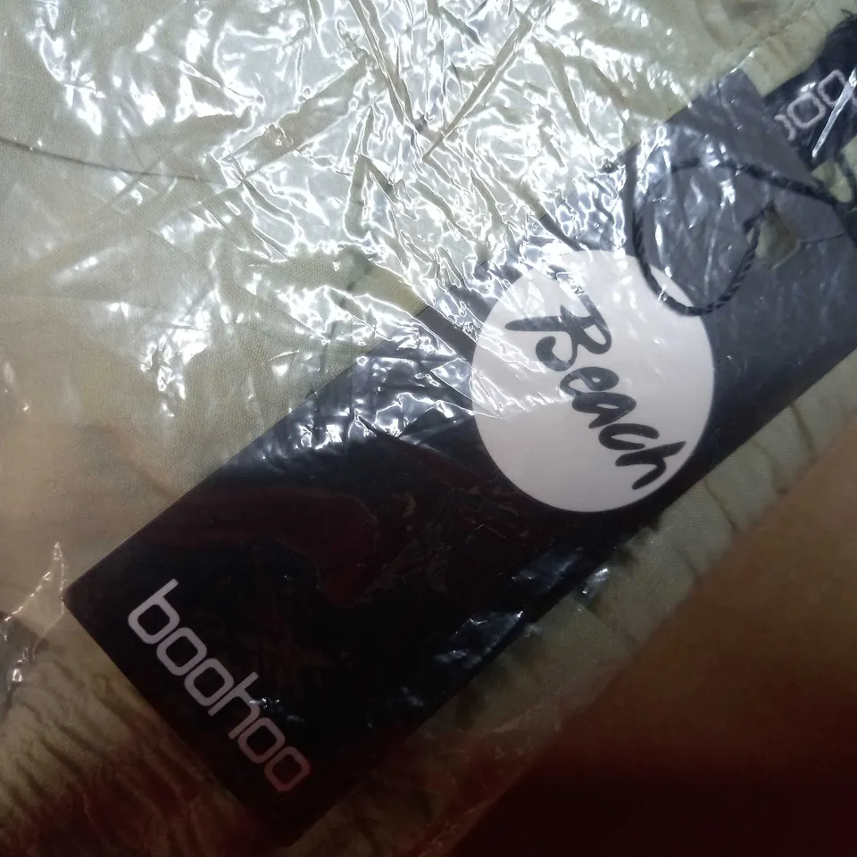 PACKAGED BOOHOO SAGE SHIRRED CRINKLE OVERSIZED BEACH SHIRT - LARGE