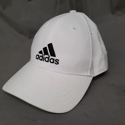 ADIDAS CAP IN WHITE - ONE SIZE