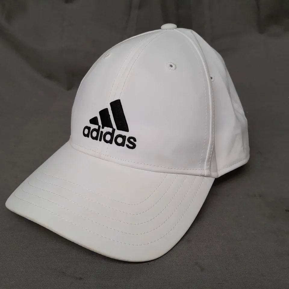 ADIDAS CAP IN WHITE - ONE SIZE