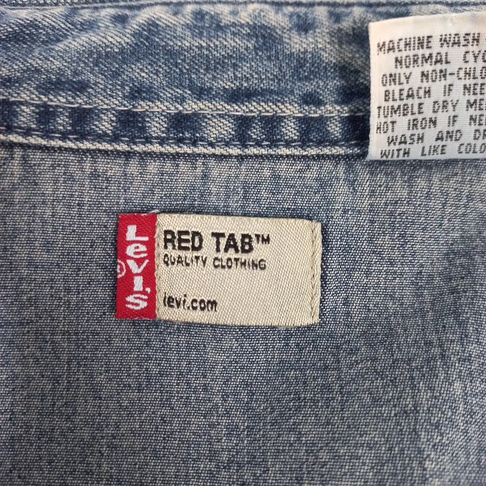 LEVI'S DENIM SHIRT – BLUE, RED TAB