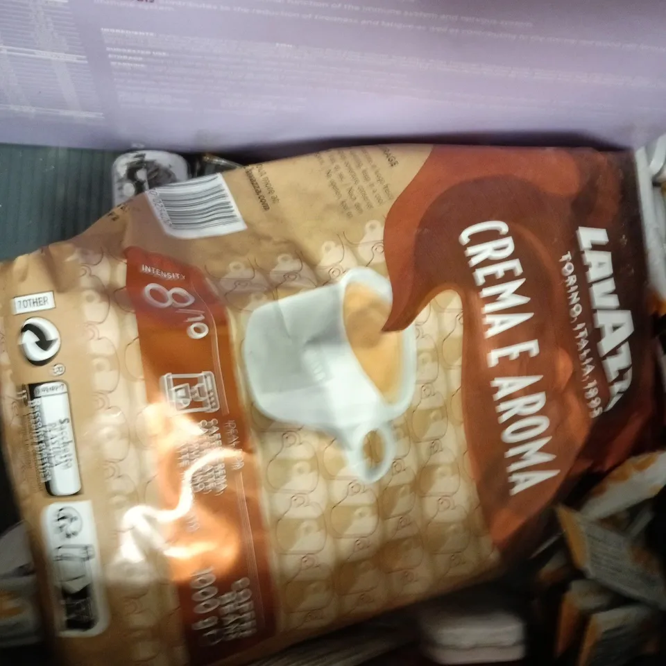 APPROXIMATELY 10 ASSORTED FOOD AND DRINK ITEMS TO INCLUDE YELLOW SPLIT PEAS, GHOST, ETC