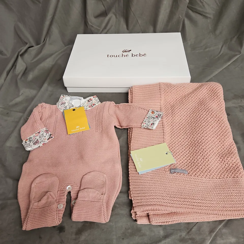 BOXED TOUCHE BABY KNIT BLANKET & SUIT IN PINK SIZE UNSPECIFIED