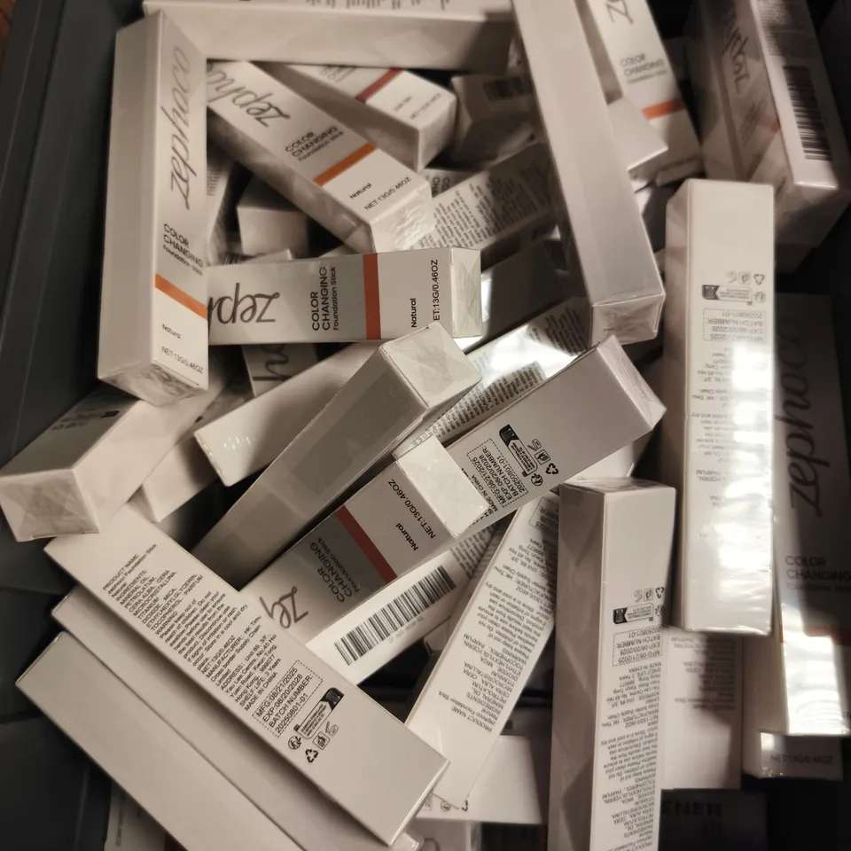APPROXIMATELY 30 ASSORTED COSMETIC PRODUCTS TO INCLUDE - COLOUR CHANGING FOUNDATION STICK - TEMPORARY EYE TIGHTENER