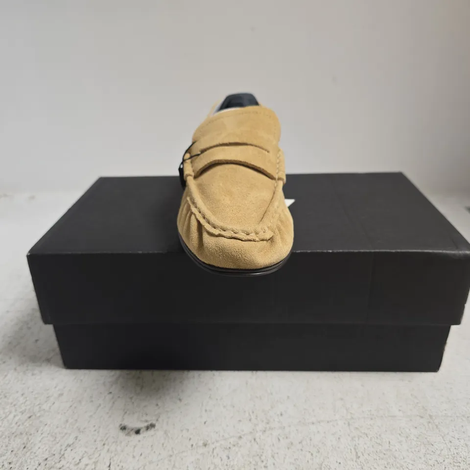 BOXED PAIR OF MASSIMO DUTTI LOAFERS ION VANILLA SIZE UK 3