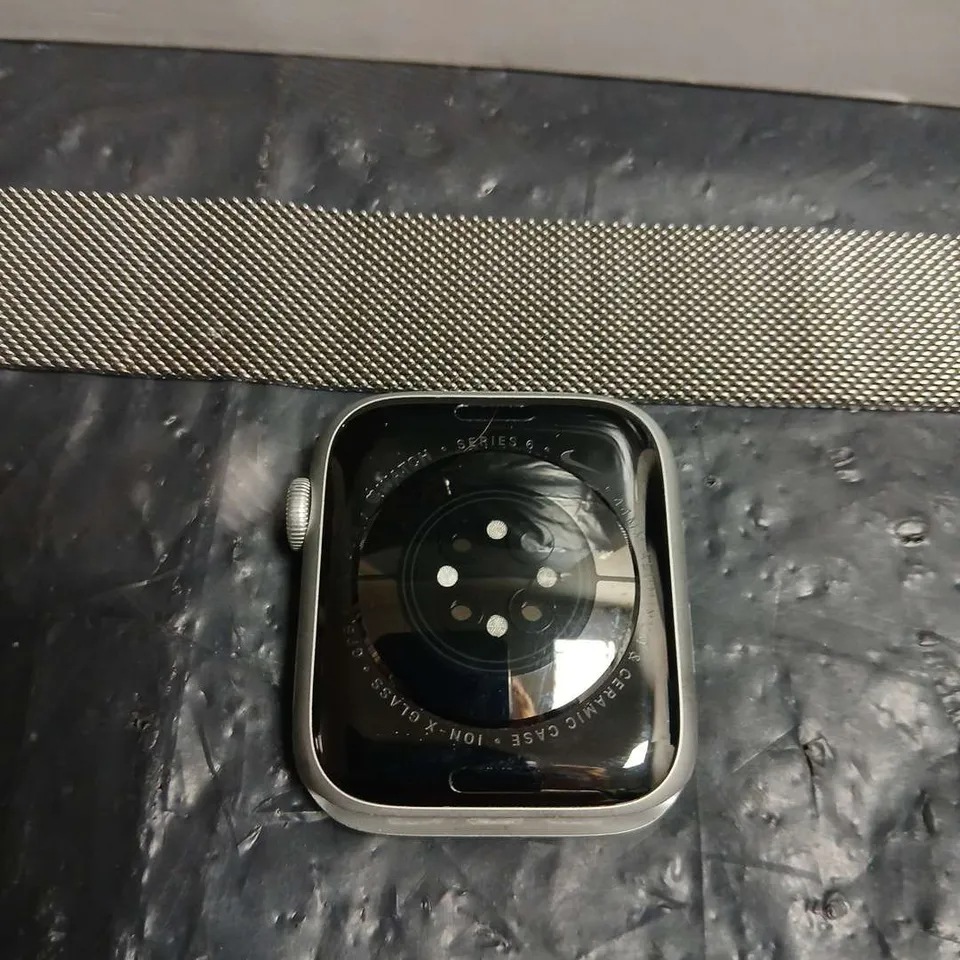 APPLE WATCH SERIES 6 – ALUMINIUM CASE WITH MESH BRACELET