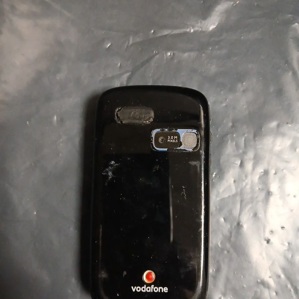 VODAFONE MOBILE PHONE WITH SLIDE-OUT QWERTY KEYBOARD - MODEL UNSPECIFIED