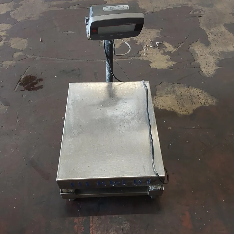 OHAUS DEFENDER 3000 BENCH SCALE WITH I-DT33P DISPLAY