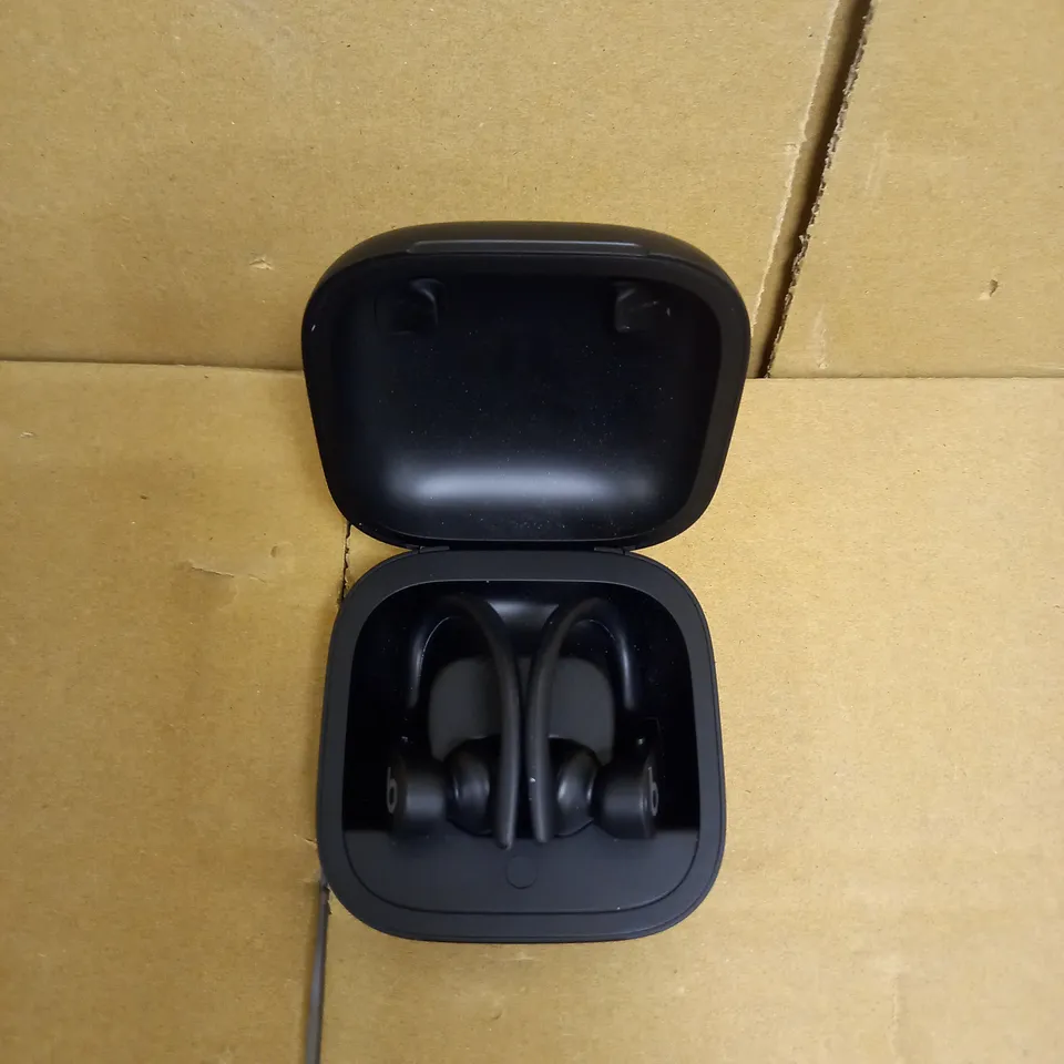 BOXED BEATS POWERBEATS PRO