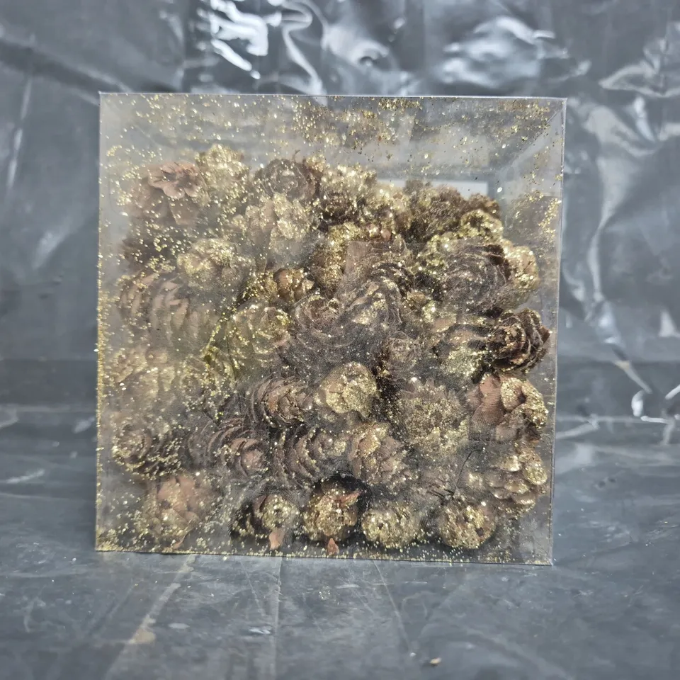 BOX OF APPROXIMATELY 20 DECORATIVE GOLD GLITTER MINI CONES